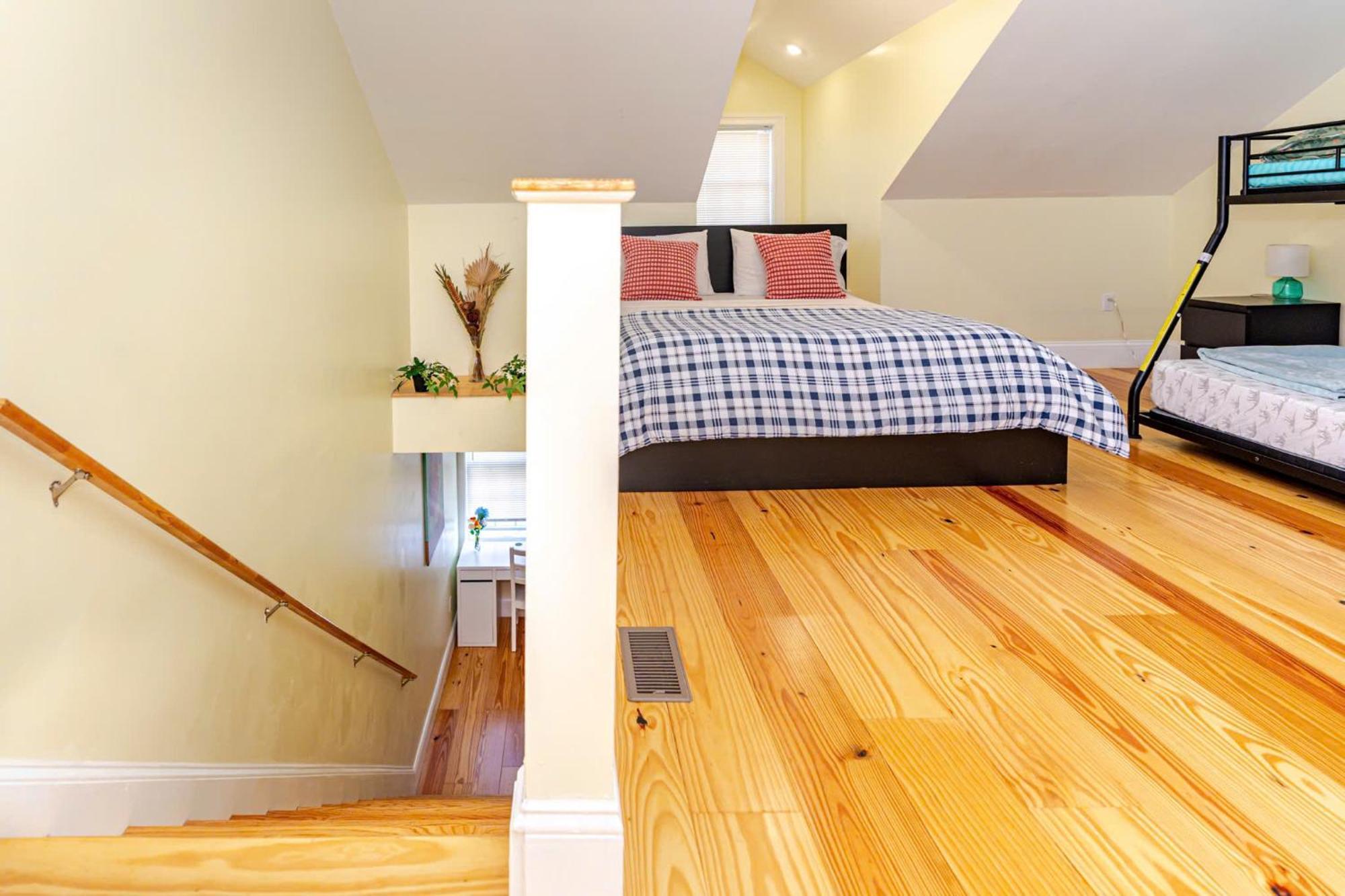Апартаменты 37 - 3Br Quincy - Cozy Townhouse Near Blue Hills Экстерьер фото
