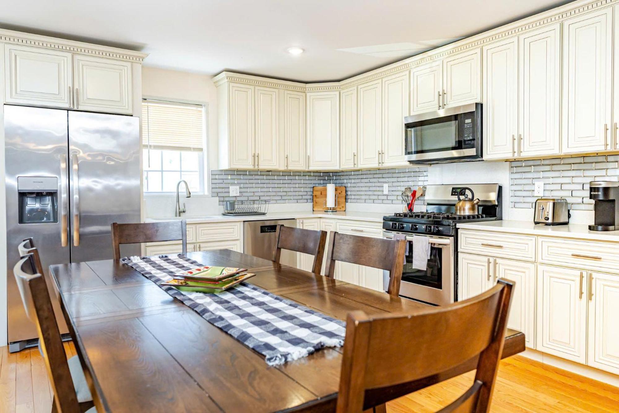 Апартаменты 37 - 3Br Quincy - Cozy Townhouse Near Blue Hills Экстерьер фото