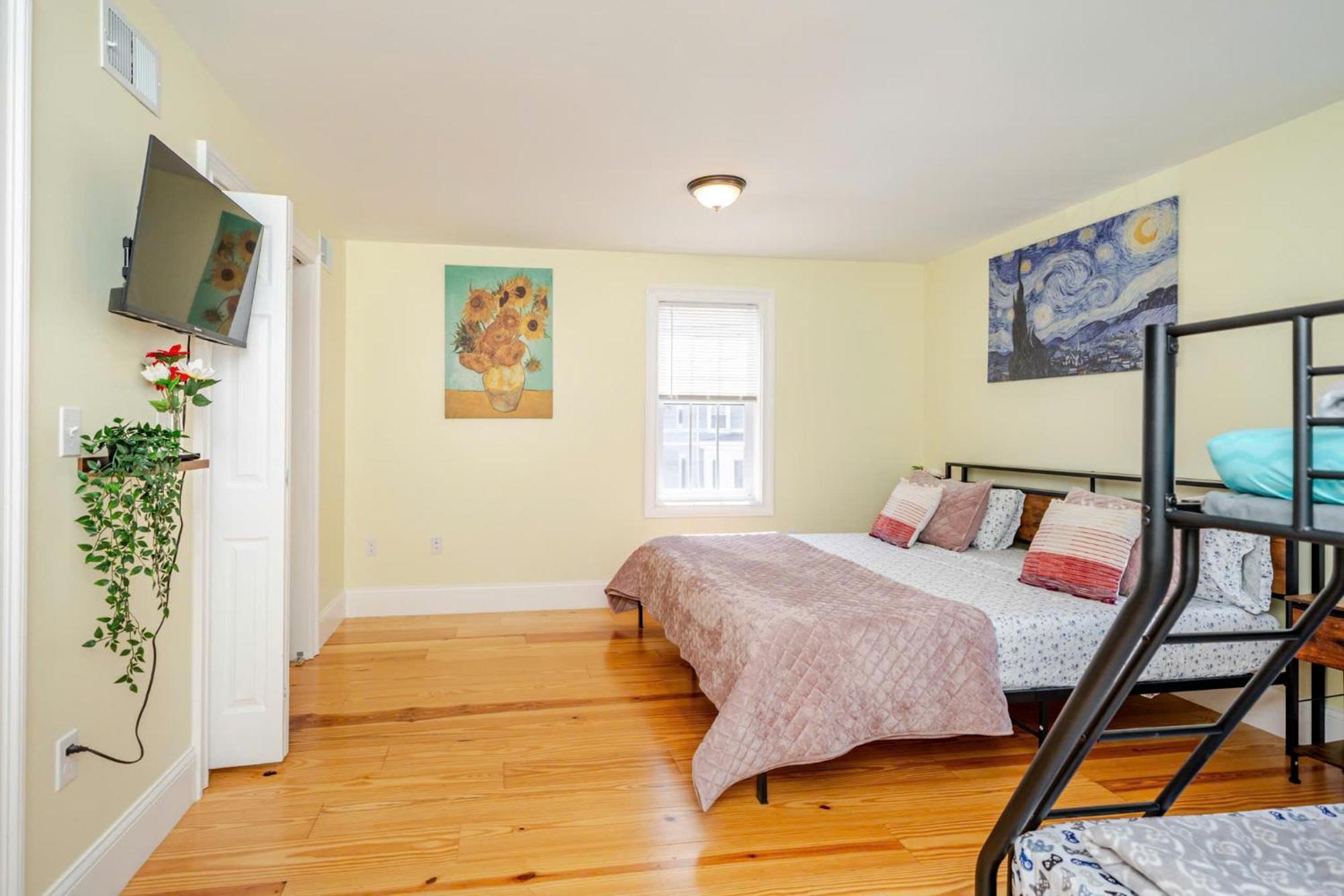 Апартаменты 37 - 3Br Quincy - Cozy Townhouse Near Blue Hills Экстерьер фото