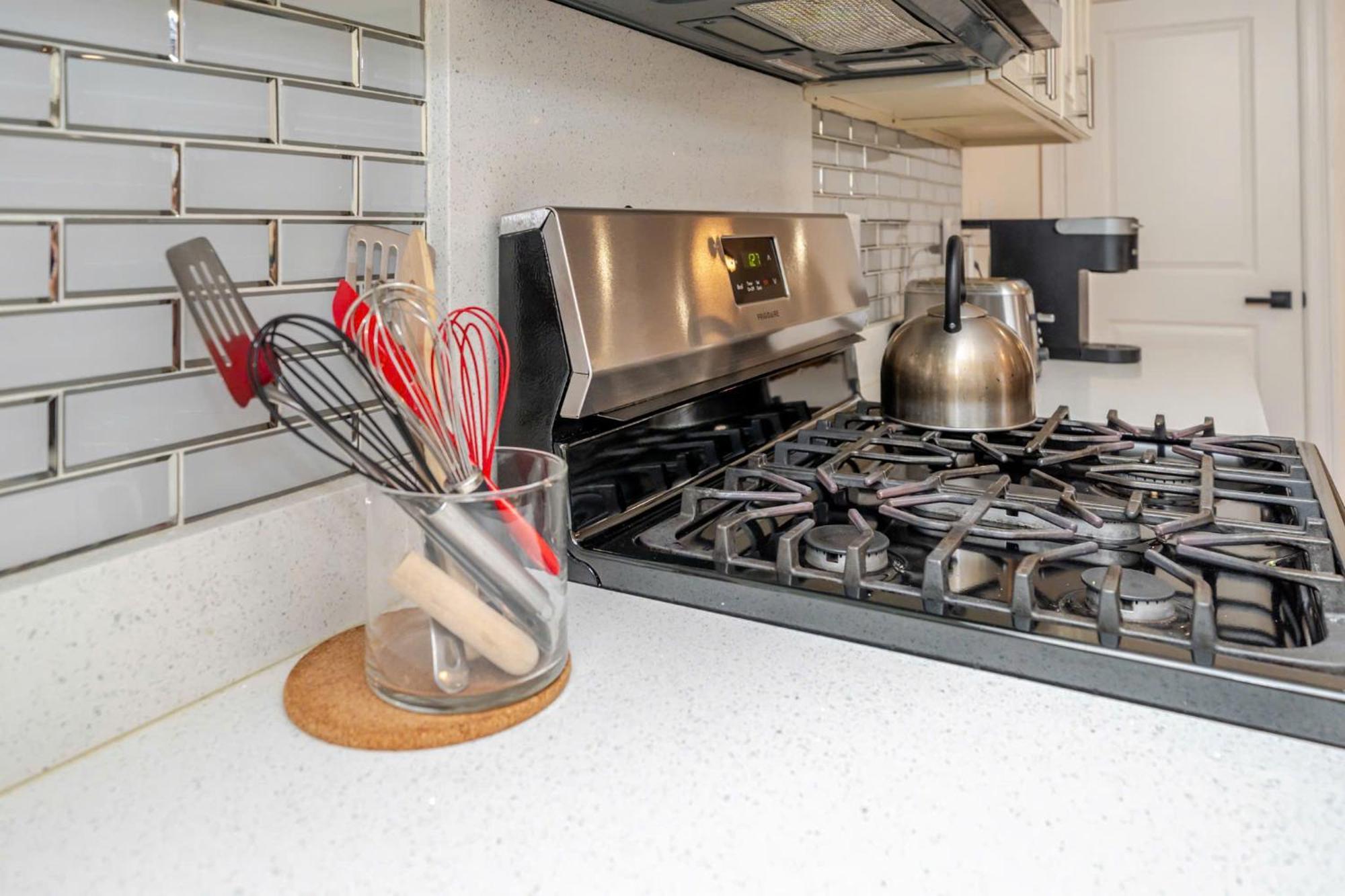 Апартаменты 37 - 3Br Quincy - Cozy Townhouse Near Blue Hills Экстерьер фото