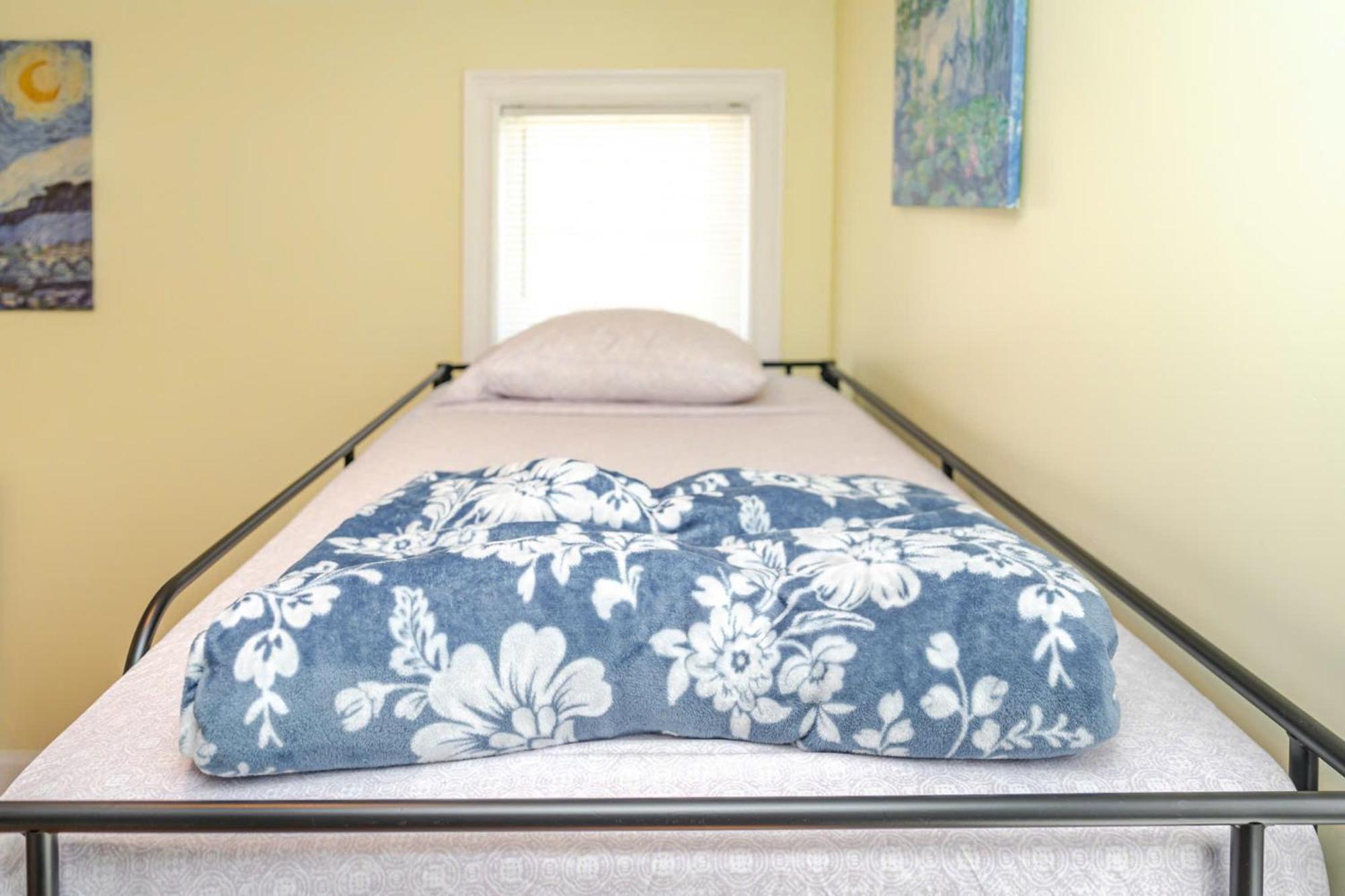 Апартаменты 37 - 3Br Quincy - Cozy Townhouse Near Blue Hills Экстерьер фото